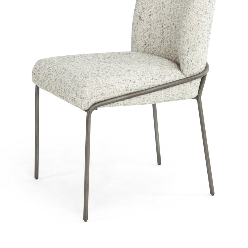 ASTRUD DINING CHAIR | 53.5 x 62.5 x 81.5 CM.