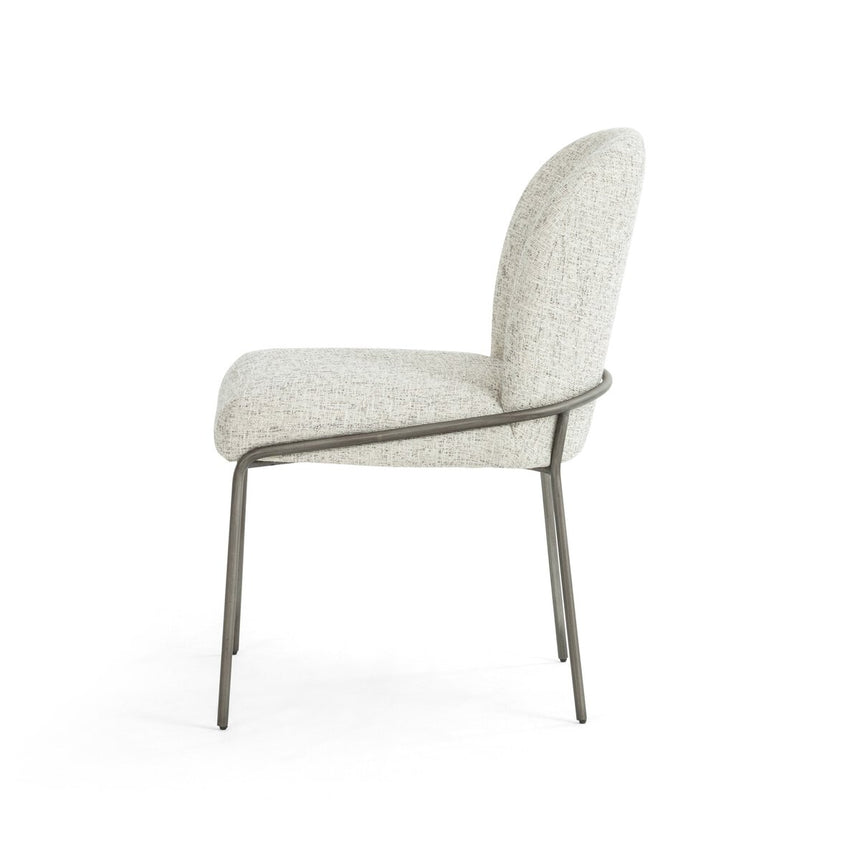 ASTRUD DINING CHAIR | 53.5 x 62.5 x 81.5 CM.