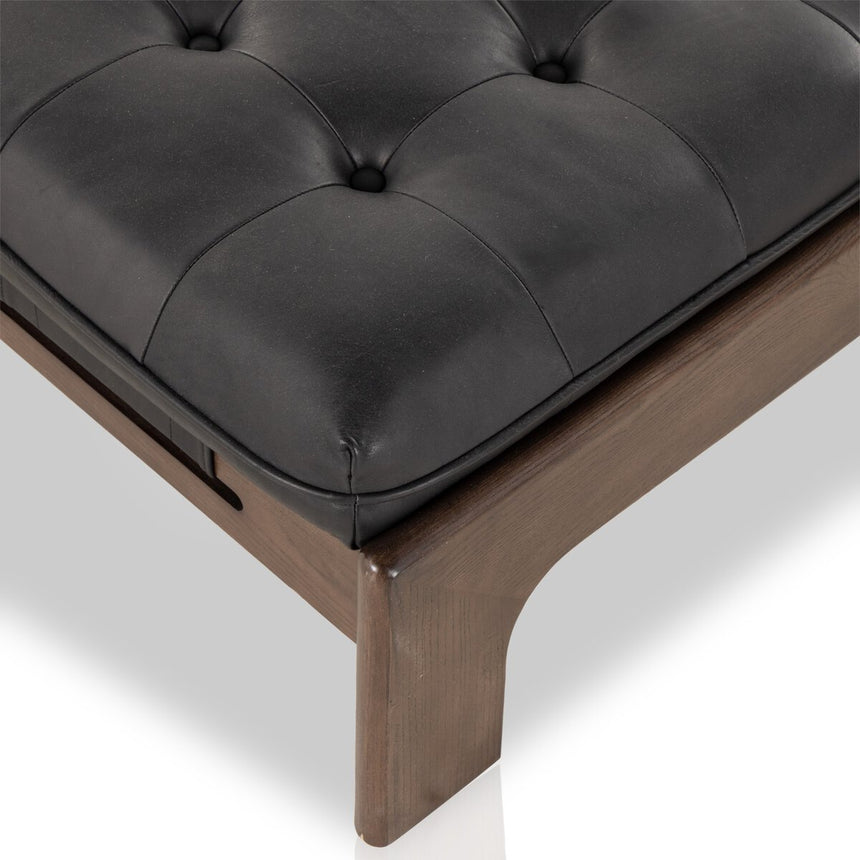 HALSTON COCKTAIL OTTOMAN | 128 x 94 x 39 CM.