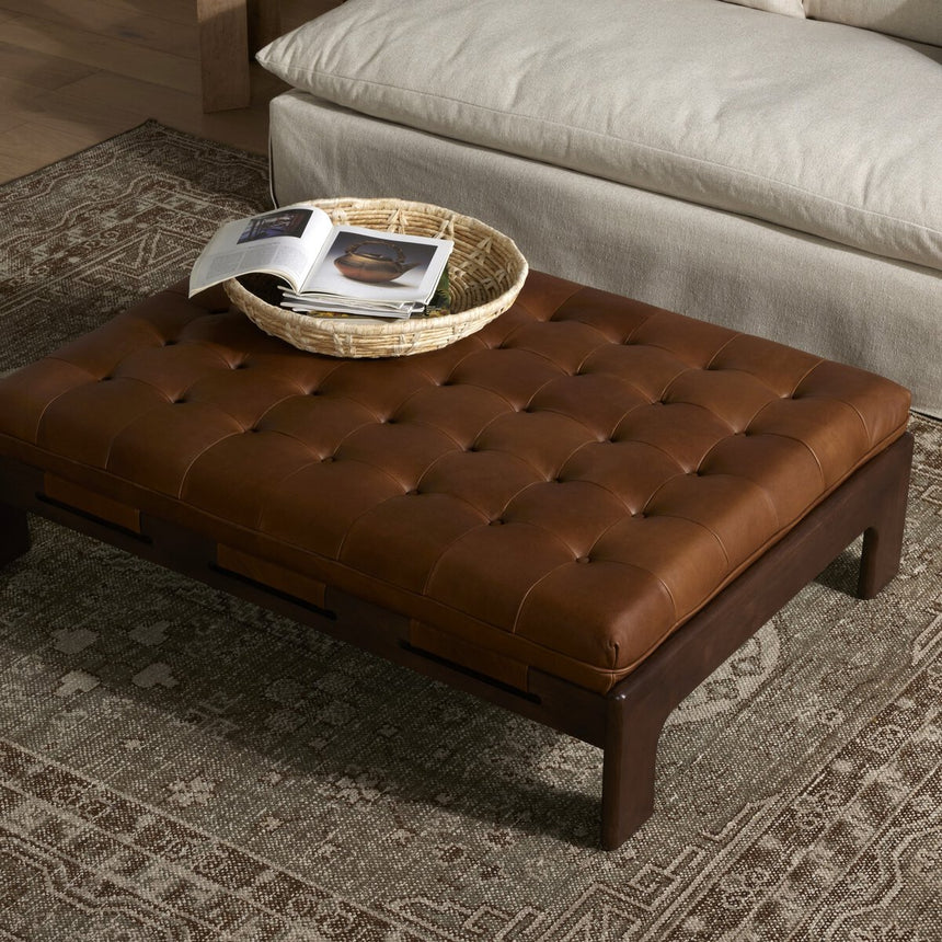 HALSTON COCKTAIL OTTOMAN | 128 x 94 x 39 CM.